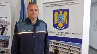 El este Claudiu, șeful Postului de Poliție dintr-o localitate din Botoșani, care a salvat de la moarte un bărbat lovit brutal