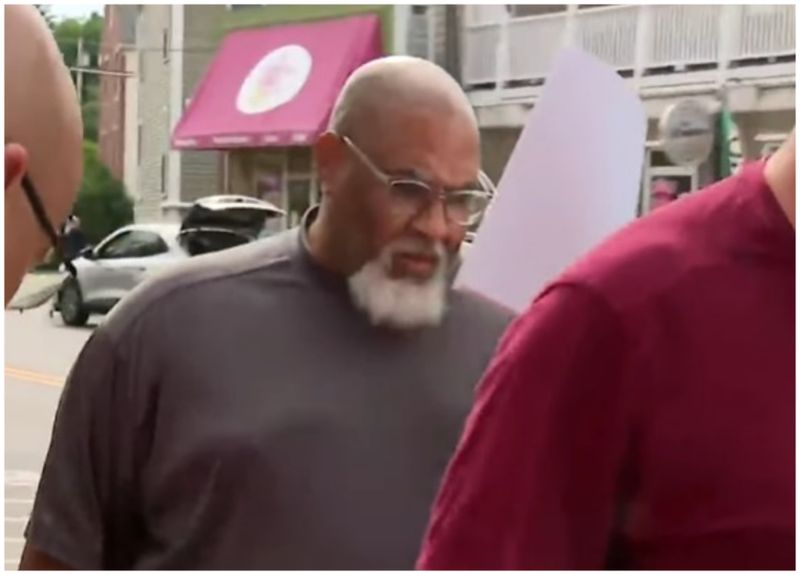 Cedric Lodge - Managerul morgii de la Harvard Medical School