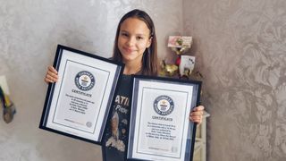 Pe 10 februarie 2022, Sofia a &icirc;nregistrat cel mai rapid timp, de doar 10,49 secunde, pentru a parcurge 20 m &icirc;ntr-o rotire de contorsionare