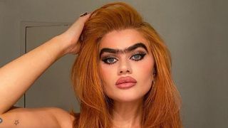 FOTO - Modelul cu o singură sprânceană a ajuns să primească mesaje înfiorătoare: „Îmi spun că ar trebui să mor”