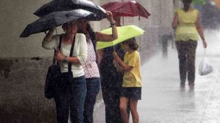 Alertă meteo. Care sunt zonele afectate de codul Roșu de ploi, grindină și vijelii? - HARTA zonelor vizate