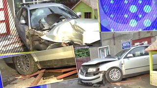 VIDEO - Prăpăd pe DN 1, în apropiere de Predeal. O șoferiță vitezomană s-a înfipt în fațada unei grădinițe, după ce a pierdut controlul volanului