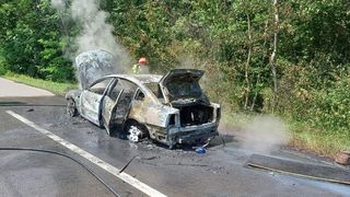 Un autoturism a fost cuprins de flăcări pe DN 2 L, în comuna Străoane