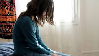 Un jandarm din Capitală și-a abuzat sexual fiica vitregă timp de doi ani. Mama copilei ar fi știut totul