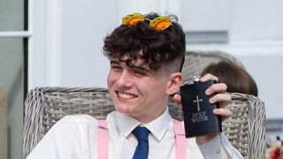 Cine este Daniel, t&acirc;nărul de 19 ani găsit mort &icirc;ntr-un hotel din Bulgaria? Rezultatul șocant al autopsiei