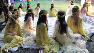 Felicitări de S&acirc;nziene 2023. Mesaje inedite pentru sărbătoriții zilei