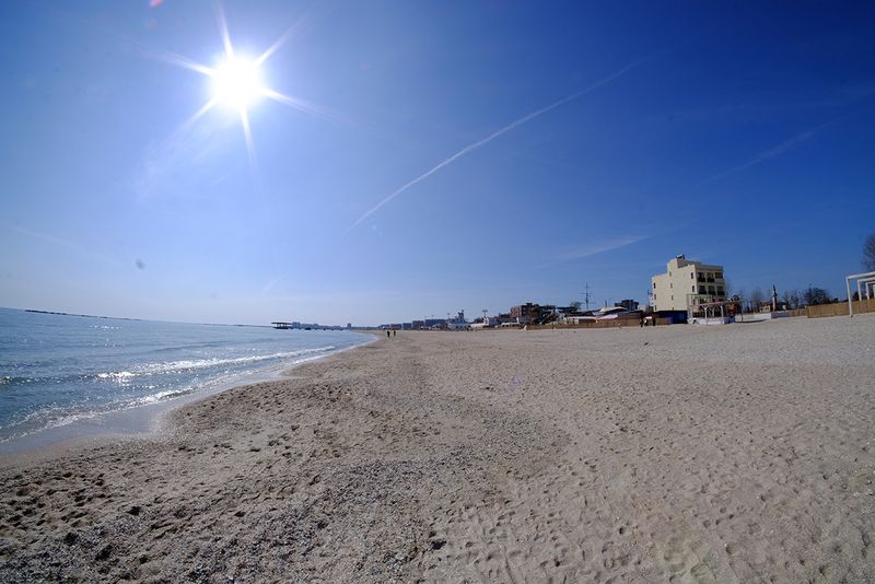 O turistă a murit, după ce a căzut de la etajul opt al unui hotel din Mamaia