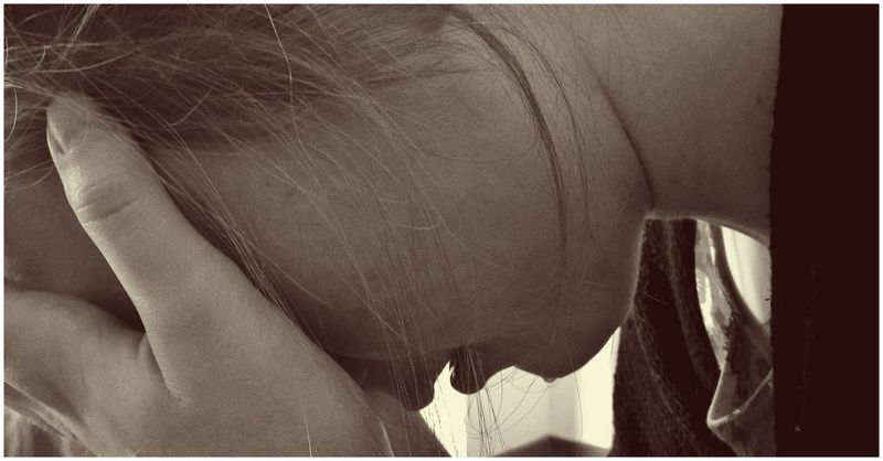 Un bărbat de 44 de ani ar fi violat în 2022 două minore încadrate cu grad de handicap, care se aflau în grija acestuia.