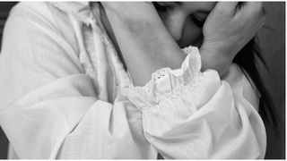 Poliţiştii au pus &icirc;n executare un mandat de percheziţie domiciliară, &icirc;ntr-o comună din judeţul Prahova, la domiciliul suspectului.