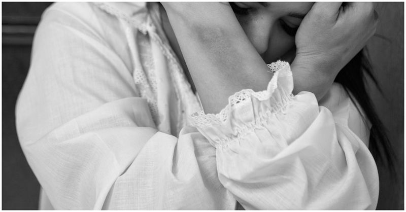 Poliţiştii au pus în executare un mandat de percheziţie domiciliară, într-o comună din judeţul Prahova, la domiciliul suspectului.