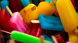 O nouă fabrică de bețișoare de &icirc;nghețată se deschide &icirc;n Rom&acirc;nia. Primarul care a investit zeci de milioane de euro