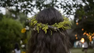 Sânziene 2023. Ce trebuie să facă fetele tinere pentru a-și visa ursitul?