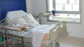 Condiții mizere într-un spital din Vâlcea: copiii internați dorm pe saltele cu gândaci