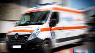 La fața locului acționează trei autospeciale și 4 ambulanțe SMURD.