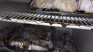 &Icirc;n luna martie, comisarii ANPC au verificat firma care oferă servicii de catering pentru 12 școli din București și din localitatea Bolintin, județul Giurgiu.