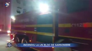 Incendiu la un bloc de garsoniere