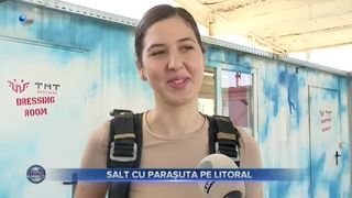 Salt cu parașuta pe litoral
