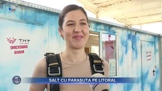 Salt cu parasuta pe litoral