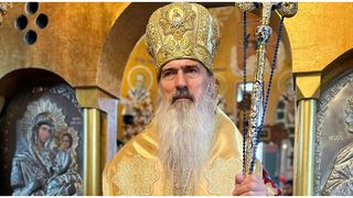 UPDATE: Enoriaș nervos întrerupe slujba lui ÎPS Teodosie: ”Să-mi dai banii înapoi, diavole ce ești!”