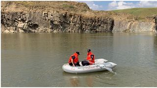 Un bărbat de 29 de ani este căutat într-o apă stătătoare din județul Tulcea