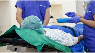 Doi bărbați, internați la Institutul "Matei Balș" cu o boală rară