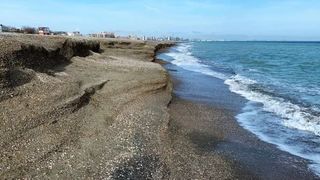 VIDEO- La un pas de tragedie pe o plajă din Constanța! Un adolescent a fost resuscitat după ce a fost scos din mare