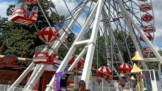 Un parc de distracții de 2,5 milioane de euro va fi inaugurat vineri în Mamaia. Investitorii au fost inspirați de filmul "Alice în Țara Minunilor"