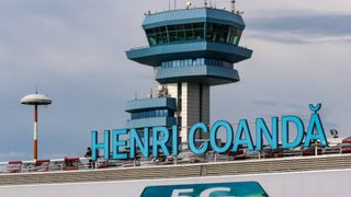 VIDEO- Scandal pe aeroportul Otopeni! Zeci de pasageri au așteptat 10 ore un zbor către Madrid, din cauza aeronavei care s-ar fi defectat