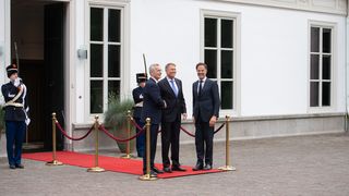 Jens Stoltenberg ar urma să răm&acirc;nă la conducerea NATO &icirc;ncă un an. Care a fost anunțul Alianței