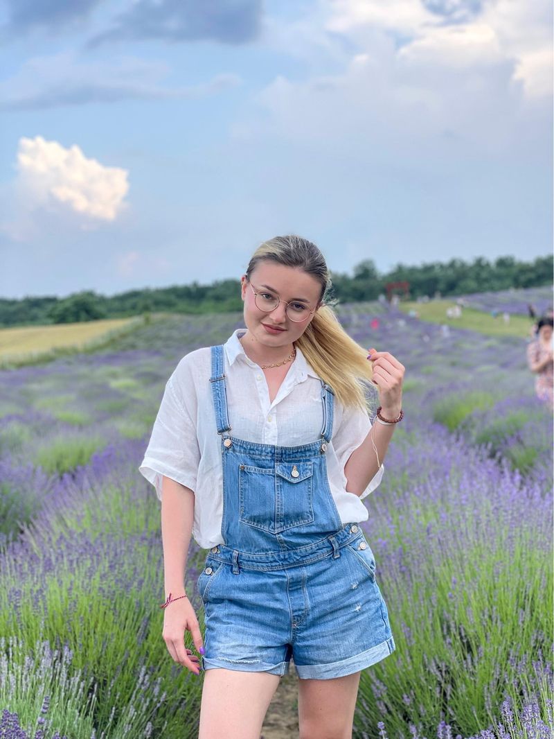 Sabina Militoiu - propritară Grădina de lavandă