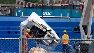 Resturile submarinului au fost descărcate din vasul Horizon Arctic&nbsp;