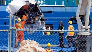 Resturile submarinului au fost descărcate din vasul Horizon Arctic&nbsp;