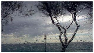 Ploi severe, descărcări electrice și rafale de v&acirc;nt. Vremea rea continuă și azi