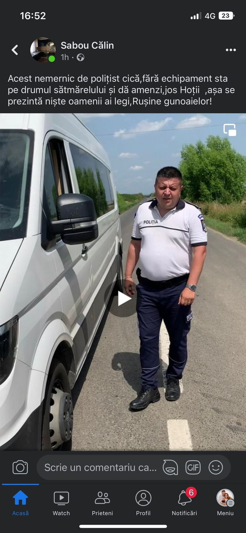 Supărat pe modul în care acționau polițiștii rutieri, acesta i-a filmat, mai apoi a postat pe Facebook un scurt videoclip și un mesaj jignitor.