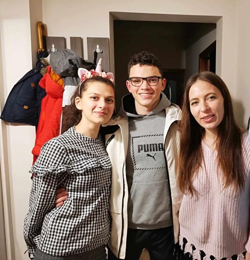 Adolescentul, care era sportiv de performanță medaliat la campionatele naționale de culturism ar fi avut o corigență la Geografie.