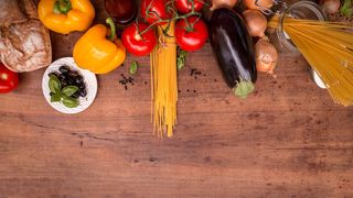 Ce alimente se vor ieftini în următoarea perioadă? Lista completă