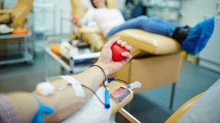 Haideți să îl salvăm împreună pe Vlad! Bărbatul în vârstă de 30 de ani are nevoie urgent de sânge. A fost grav rănit într-un accident rutier