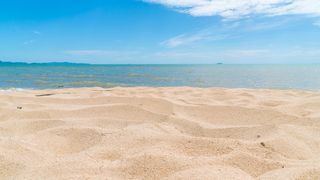 VIDEO- Prețurile cresc de la 1 iulie pe litoralul românesc, dar turiștii continuă să învăluie stațiunile de la Marea Neagră