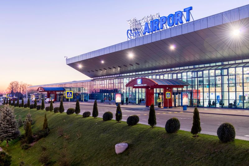 Informația momentului de la Chișinău! Un pasager a tras mai multe focuri de armă pe aeroport