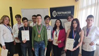  Ţara noastră a fost reprezentată de două echipe, seniori şi juniori, fiecare alcătuită din c&acirc;te 4 elevi, toţi obţin&acirc;nd medalii.