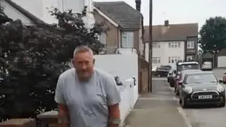 Motivul incredibil pentru care un patruped șchiopăta! Bărbatului nu i-a venit să creadă