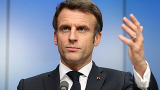 VIDEO-Franța, pradă anarhiei. Peste 45 de mii de polițiști, jandarmi și militari au fost scoși &icirc;n stradă