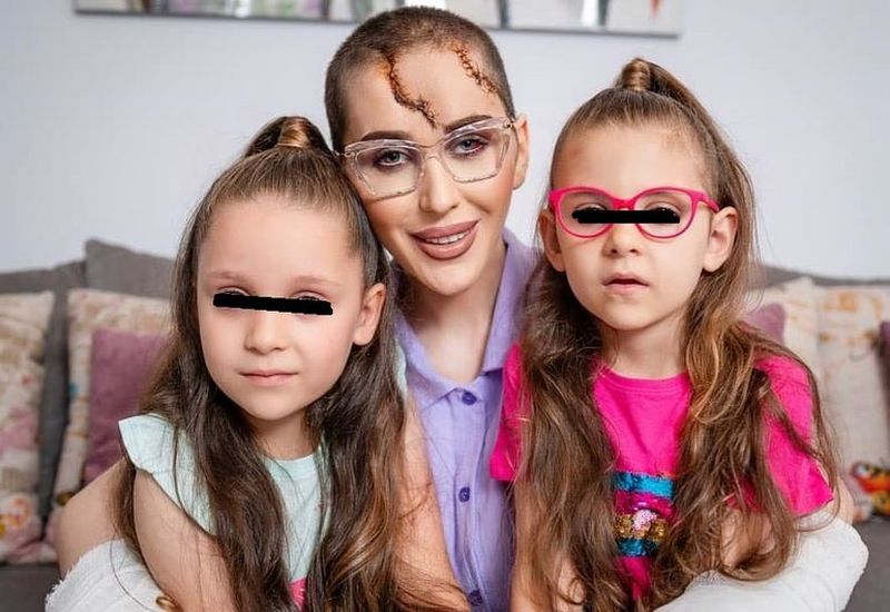 dana roba sot, dana roba lovita cu ciocanul, dana roba, dana roba stare de sanatate, fetite dana roba