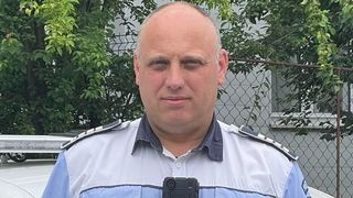 „El mi-a făcut copilul fericit!” Cine este Samir, polițistul erou care a redat bucuria unui copilaș? Agentul l-a ajutat pe tatăl copilului să îi ofere micuțului vacanța mult visată