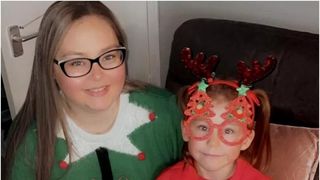 Povestea impresionantă a fetiței care și-a salvat mama bolnavă de inimă, după ce a folosit un asistent virtual pentru a chema ajutoare: „Sunt atât de mândră de ea”