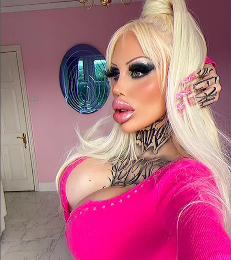 Alicia Amira, o păpușă umană