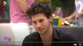 VIDEO. Noul concurent, Claudiu, racolat &icirc;n "haita" băieților din "Casa Iubirii"