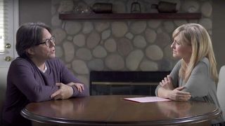 Sclavii DOS trebuiau să fie ținuți jos, complet dezbrăcați, cu m&acirc;inile deasupra capului, ca un sacrificiu ritual.