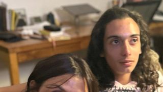 Drena De Niro, &icirc;n v&acirc;rstă de 51 de ani, nu și-a cunoscut niciodată tatăl biologic și a fost adoptată de familia De Niro la v&acirc;rsta de 9 ani.