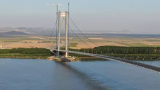 VIDEO - Se deschide podul suspendat de la Brăila. Al treilea cel mai mare pod suspendat din Europa va avea restricții de circulație. Sorin Grindeanu: "Un pod al unirii, al speranţelor pentru toţii rom&acirc;nii"